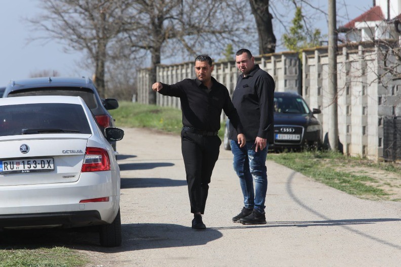 NA DAN SAHRANE SE OGLASILA, NEĆE DOĆI DA ISPRATI LAZIĆEVOG BRATA Evo zašto Darkove kume nema u Brestaču