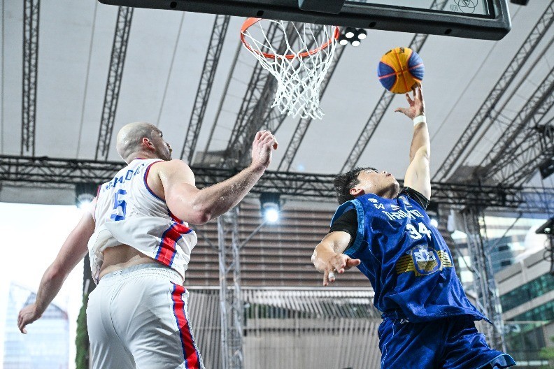TOTALNA DOMINACIJA Basketaši Srbije deklasirali domaćina i započeli odbranu titule