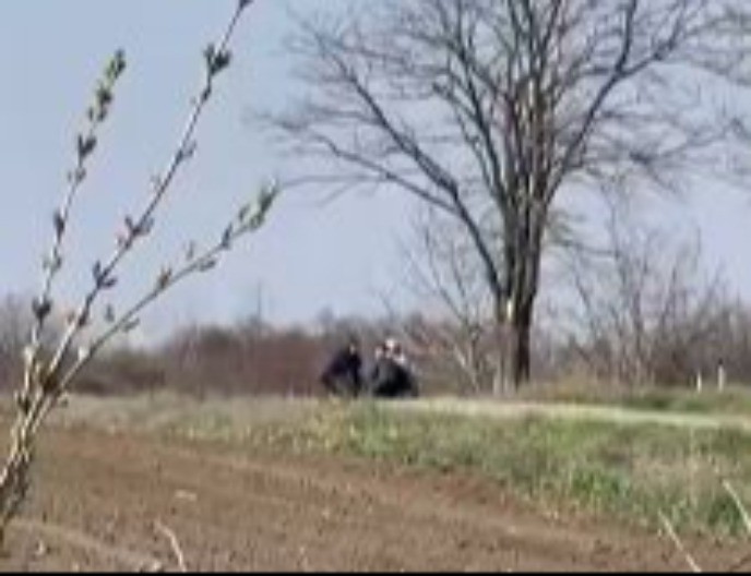  SUPRUGA POGINULOG LAZIĆA NE MOŽE DA STOJI NA NOGAMA Ne dolazi sebi nakon tragedije! (VIDEO)