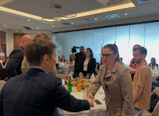 BRNABIĆ POSLALA PORUKU IZ LUČANA: Mladi ostaju u svom kraju i grade budućnost