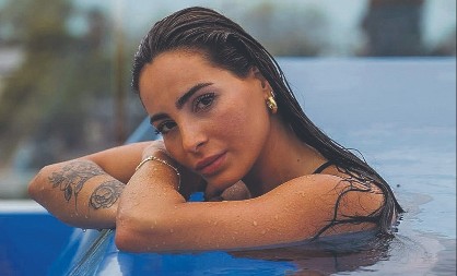 DOSTA JE BAZENA Nikol sad broji metre