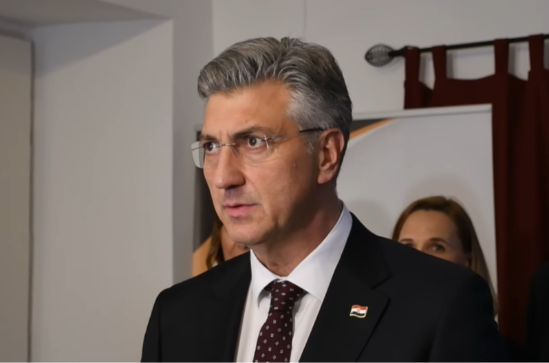 PLENKOVIĆ SE UPLAŠIO MOĆNE SRBIJE! Presela mu ideja o savezu protiv nas, odmah potrčao da se žali