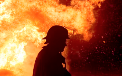 SPLAV EKSPLODIRAO U PLAMENU! Savski nasip pretvoren u pakao, vetar nosi vatru