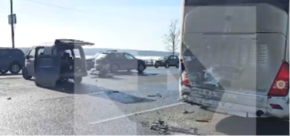 IMA POVREĐENIH MALIŠANA U LANČANOM SUDARU Minibus udario u autobus koji je prevozio decu