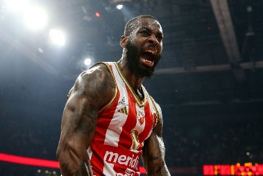 "DELIJE" U TRANSU Mekintajer poslao moćnu poruku na srpskom