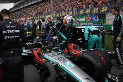 SUZE KOJE OBILAZE SVET Antoneli se rasplakao posle istorijske pobede (FOTO)