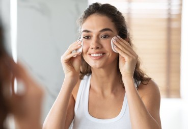 Žene tvrde da briše bore: Ovo ulje košta oko 300 dinara, a čudo je za kožu!