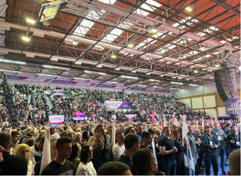 BAJINA BAŠTA ČEKA VUČIĆA Predsednik govori na mitingu, u hali igla nema gde da padne