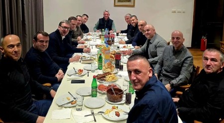 VUČIĆ NA VEČERI SA PRIPADNICIMA VOJNE POLICIJE "KOBRE" "Uz ovakve ljude, čovek zna da nije sam" (FOTO)