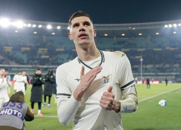  SRBIN U DRUGOM PLANU Trener Lacija otkrio zašto Petar Ratkov ne igra