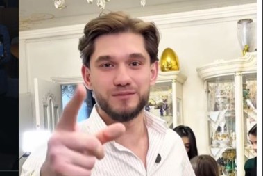 Maksim se oženio sa 10, postao otac sa 14, deda sa 29: A evo kakav život želi svojim ćerkama i unukama!