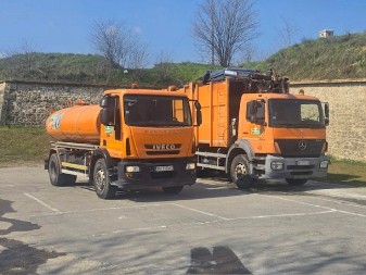 „GRADSKA ČISTOĆA“ BEOGRAD DONIRALA 2 KOMUNALNA VOZILA JP „KOMUNALAC“ i JP „JEDINSTVO“ IZ KLADOVA