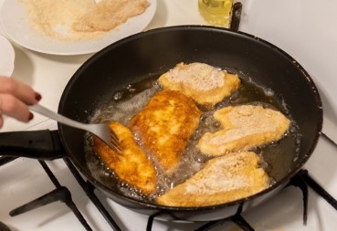 Stan vam miriše na prženje satima? Jedan sastojak rešava problem za 10 minuta