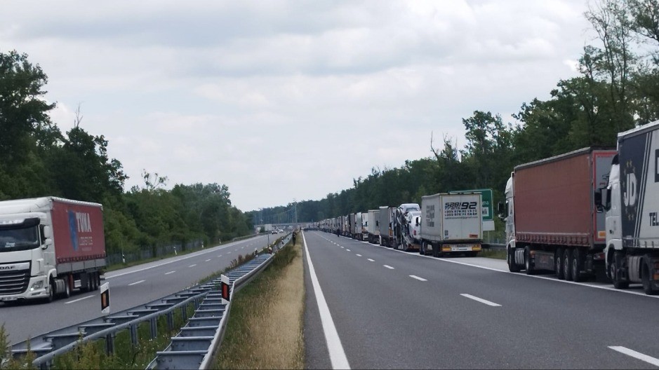 NA OVOM GRANIČNOM PRELAZU ČEKANJE I DO 4 SATA! AMSS: Zadržavanja samo za teretnjake