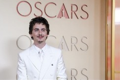 BIO JE GLAVNI FAVORIT ZA OSKARA, ALI JE OSTAO BEZ NAGRADE Kiselo se smeškao na šale na svoj račun - ovo definitivno nije bilo njegovo veče 