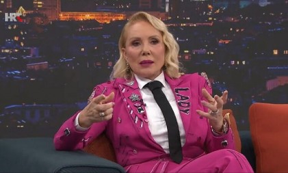 "BILA JE GOSPOĐA I DAMA, TO JE ZA MENE DEGRADIRANJE ČOVEKA" Lepa Brena se duboko razočarala u Vesnu Zmijanac, a evo i zašto!