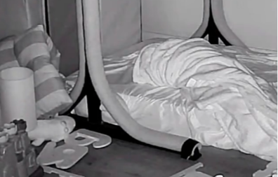 POGLEDALA JE KAMERU U DEČJOJ SOBI U POLA NOĆI I ZALEDILA SE OD STRAHA Nije verovala šta vidi, prizor ju je ostavio bez teksta