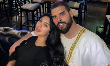 "SPREMAN SAM ZA PETO" Žena Adama Adaktara se tek porodila, a on je javno pitao da prošire porodicu!