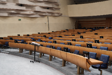 SKANDAL KOJI TRESЕ BiH DO TEMELJA! Srpske poslanike nazvali “četnicima” usred Parlamenta – psovke, uvrede i haos pred kamerama!