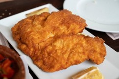 Pohovanje bez jaja i brašna: Samo 2 sastojka, a meso ostaje sočno i korica puca od hrskavosti