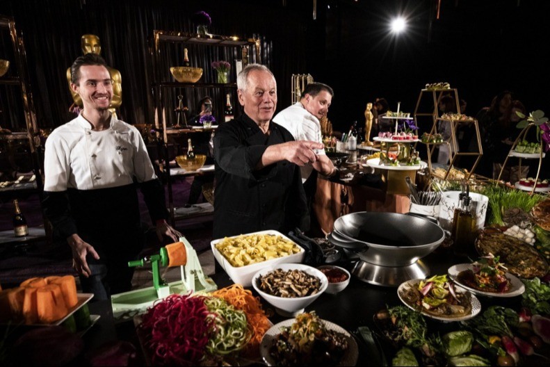 SLAVNI KUVAR JE SPREMIO NAJRAZLIČITIJA JELA ZA ŽURKU NAKON DODELE OSKARA Evo šta su sve jele holivudske zvezde