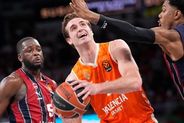 VALENSIJA OBAVILA VELIKI POSAO Važan igrač potpisao novi ugovor