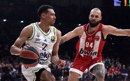 PIREJCI RAZBILI PRVAKA EVROPE Olimpijakos slavio protiv Fenera u zaostalom meču Evrolige