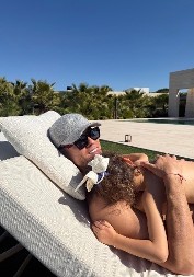 RONALDO SE ISTOPIO U NJENOM ZAGRLJAJU Emotivna poruka sve govori: Ovo su divni trenuci