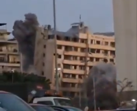 POGOĐENA ZGRADA U BEJRUTU, NESTALA U PAR SEKUNDI Objavljeni dramatični snimci (VIDEO)