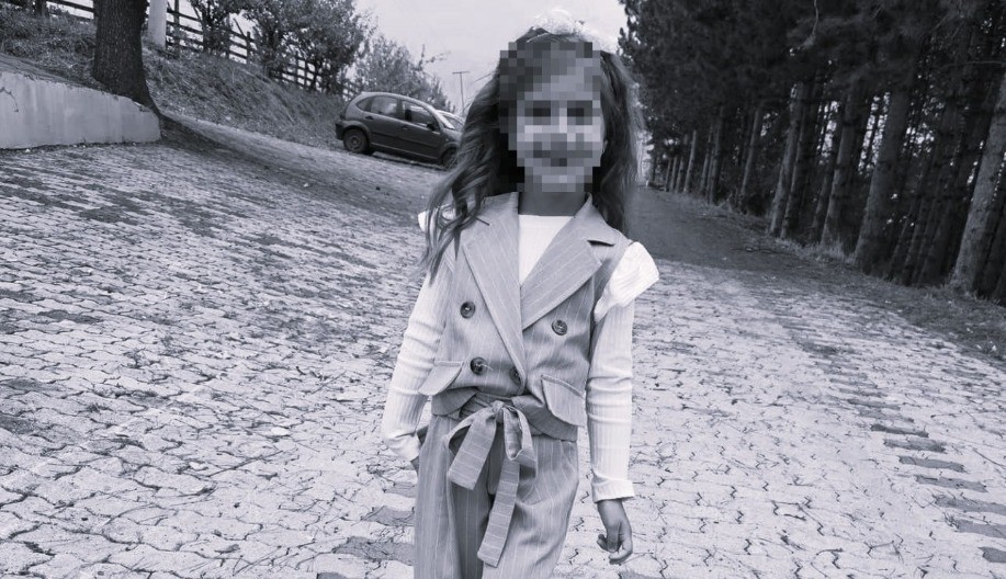 STIGLI PRVI REZULTATI OBDUKCIJE MALE EME Oglasilo se ministarstvo o devojčici (4) koja je umrla nakon operacije krajnika 