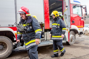 STRAVIČAN NAPAD NA DORĆOLU Biznismenu zapalili vrata stana dok su on i porodica spavali!