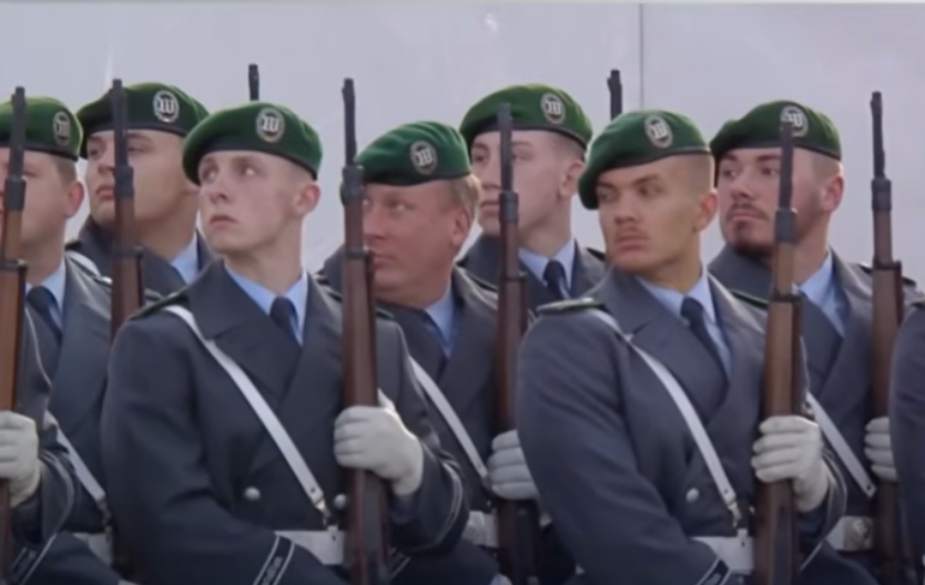 NEMCI RADO IDU U VOJSKU Bundesver beleži snažan rast kadrova