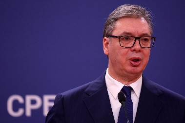 "KAŽU SNS UGRAĐUJE ČIPOVE LJUDIMA..." Pogrešio si Vučiću, mnogo si puteva izgradio, treba još koju ludnicu da izgradiš
