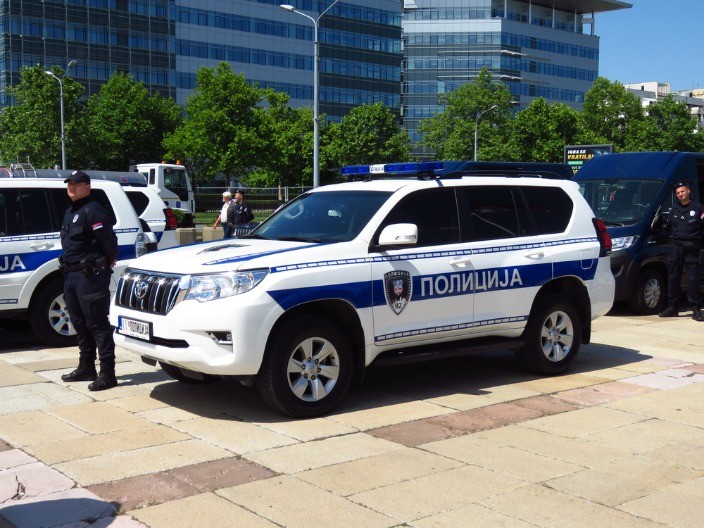 KRIVIČNA PRIJAVA PROTIV TROJICE MALOLETNIKA Na Voždovcu napali dostavljača i tražili novac