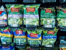 IZNENADIĆETE SE Evo da li je SALATA iz kesice zaista spremna za jelo