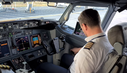 VIC DANA Kontrolni toranj u Bosni se obraća pilotu...