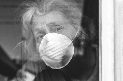 Umirala je gledajući u vrata: Poslednje reči jedne majke slomile su i doktore – sin nije došao ni jednom