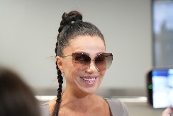 STANIJA STIGLA U SRBIJU Evo ko je dočekao na beogradskom aerodromu, odmah pao zagrljaj!