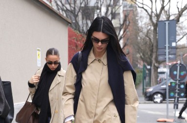 Vratile se pantalone kojih se žene plaše: Ne praštaju ni gram viška, ali ako ih ovako kombinujete, izgledaćete čak i mršavije