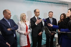 KRAJ PAPIRNIM DOZNAKAMA: Već 230.000 eBolovanja, od aprila nova velika promena za poslodavce