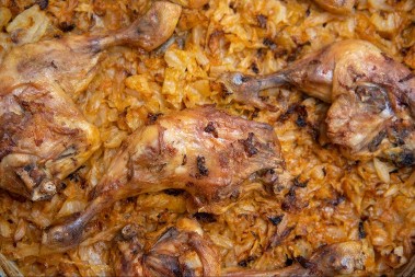 Samo prstohvat ovoga popravlja ukus skroz: Starinski trik za najsočniji podvarak, ne bude kiseo uopšte