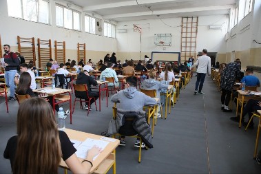 ZAVRŠIŠ SREDNJU ŠKOLU I PLATA ODMAH 3.000€! Za ove profesije nema zime, a ne treba fakultet: Roditelji, ovo je detaljan kalendar male mature!