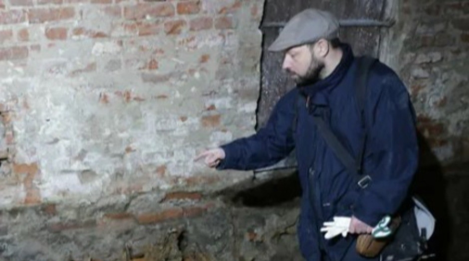 NEVIĐENO OTKRIĆE ISPOD ZEMLJE Arheolozi pronašli arsenal iz oba svetska rata – policija HITNO blokirala lokaciju!