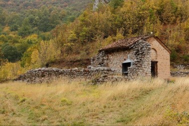 Na ovom mestu se dešavaju čuda: Skrivena svetinja Srbije - Mnogi ne znaju za ovaj manastir 