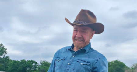 ČAK NORIS LJUBAVNICI NAPRAVIO DETE Nakon 26 godina otkrio šok istinu! 