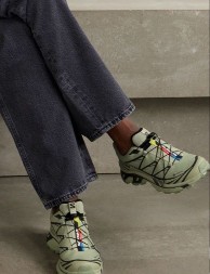 Novi hit na ulicama: Žene 50+ masovno bacaju patike i baletanke – ove cipele brišu godine i izdužuju figuru