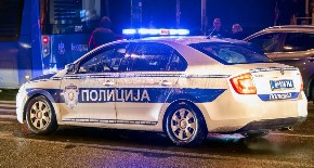 PUCNJAVA U ZEMUNU U obračunu iz vatrenog oružja ranjen muškarac (38)