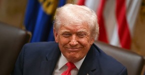 "TO ME ZADOVOLJAVA..." Tramp ubija sa bizarnim izjavama - sve mu je gore!