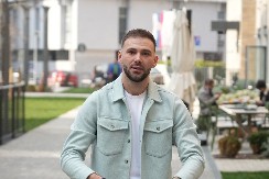 PEVAČ POSLE PREVARE I RAZVODA ŽALI ŠTO SE ISELIO IZ KUĆE: "To mi je bolna priča, ja sam se rodio u toj kući"