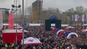 OVO TREBA DA VIDITE, STIGLE SU I PRVE PROCENE O BROJU Pogledajte koliko je ljudi ostalo ispred "Arene" (VIDEO)